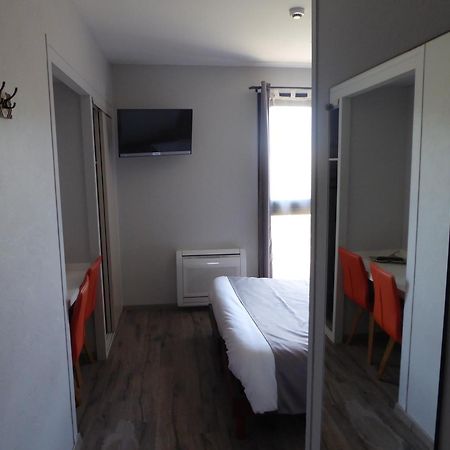 Auberge De La Paillere Lavours Екстериор снимка
