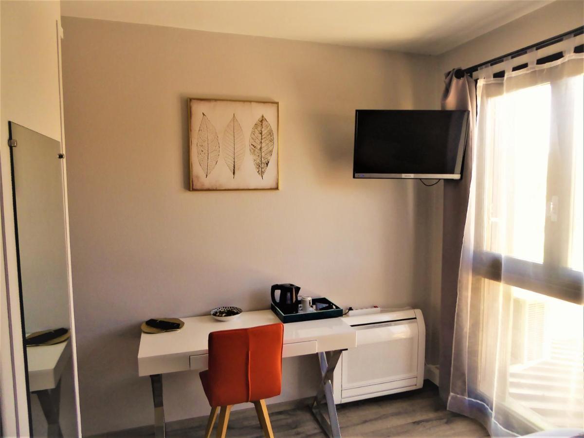 Auberge De La Paillere Lavours Екстериор снимка