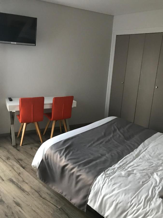 Auberge De La Paillere Lavours Екстериор снимка