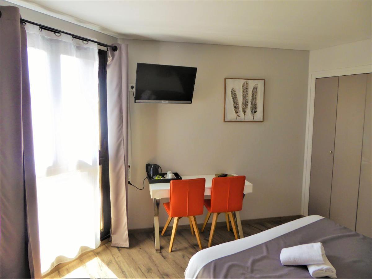 Auberge De La Paillere Lavours Екстериор снимка