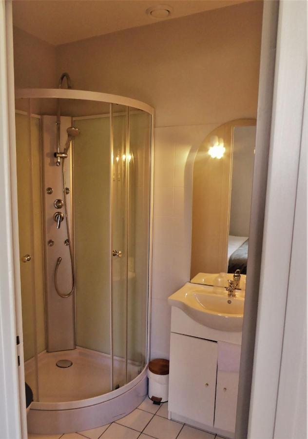 Auberge De La Paillere Lavours Екстериор снимка