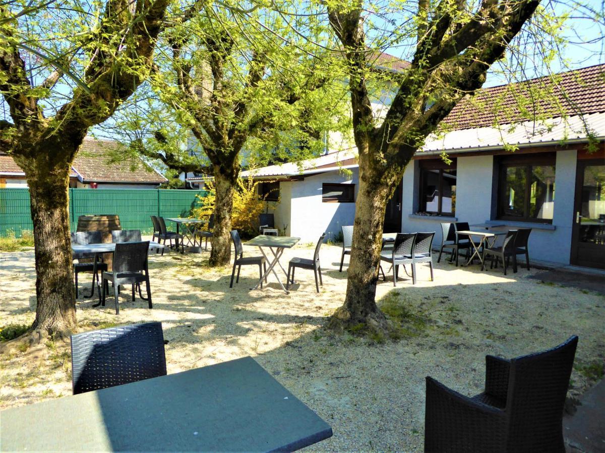 Auberge De La Paillere Lavours Екстериор снимка