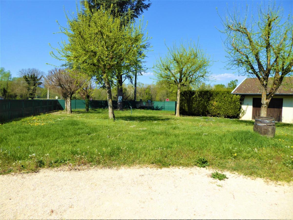 Auberge De La Paillere Lavours Екстериор снимка