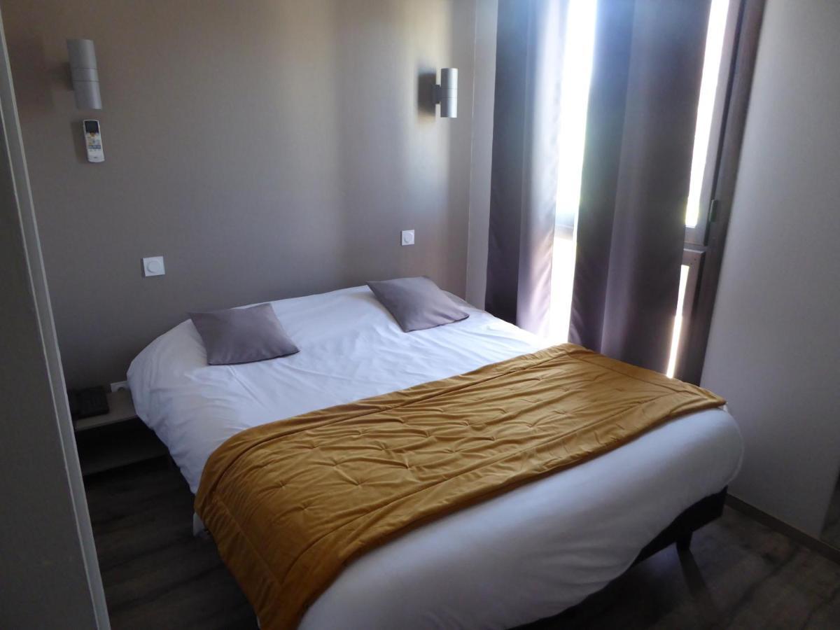 Auberge De La Paillere Lavours Екстериор снимка