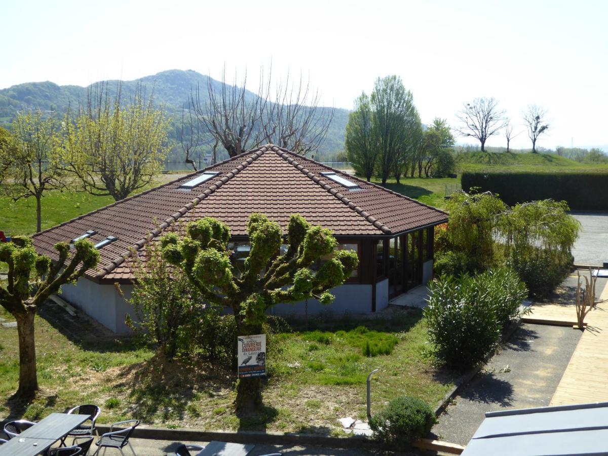 Auberge De La Paillere Lavours Екстериор снимка
