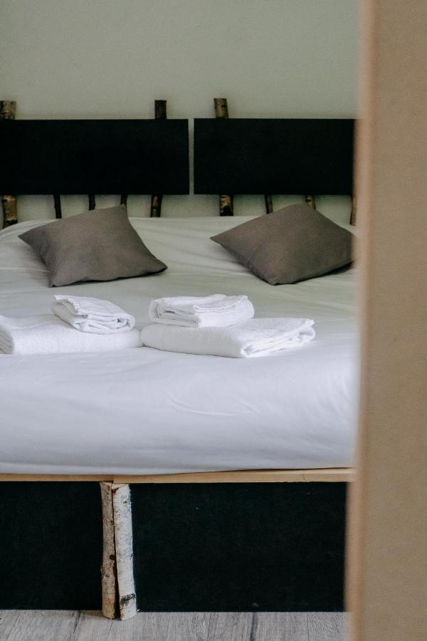 Auberge De La Paillere Lavours Екстериор снимка