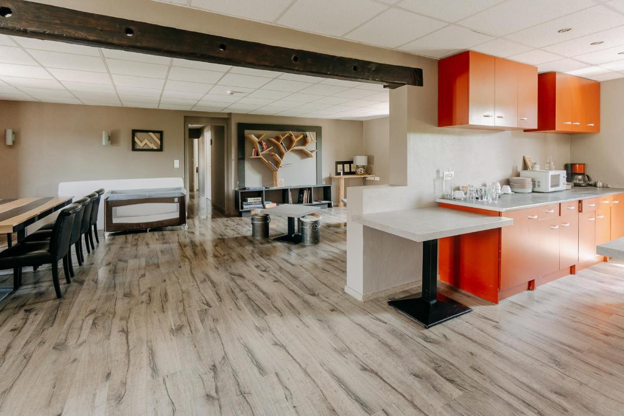Auberge De La Paillere Lavours Екстериор снимка